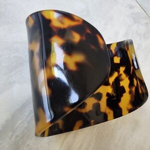 Tortoise Shell Wide Cuff